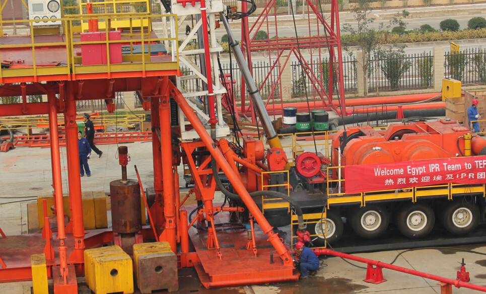 鉆井現(xiàn)場調試